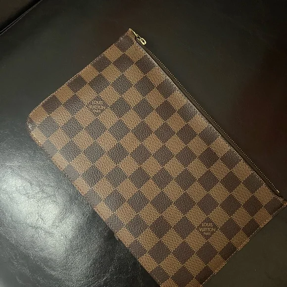 Louis Vuitton Neverfull Wristlet - Picture 12 of 13